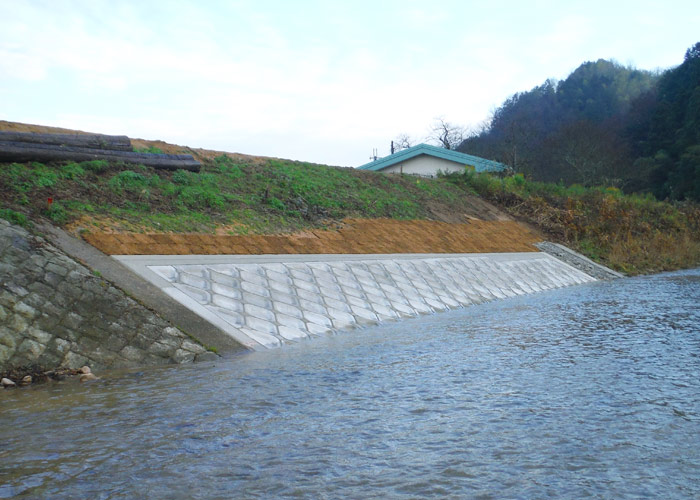 兵庫県豊岡市日高町 株式会社中川建材 河川工事