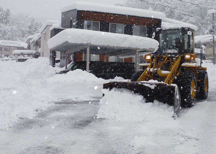 兵庫県豊岡市日高町 株式会社中川建材 除雪作業